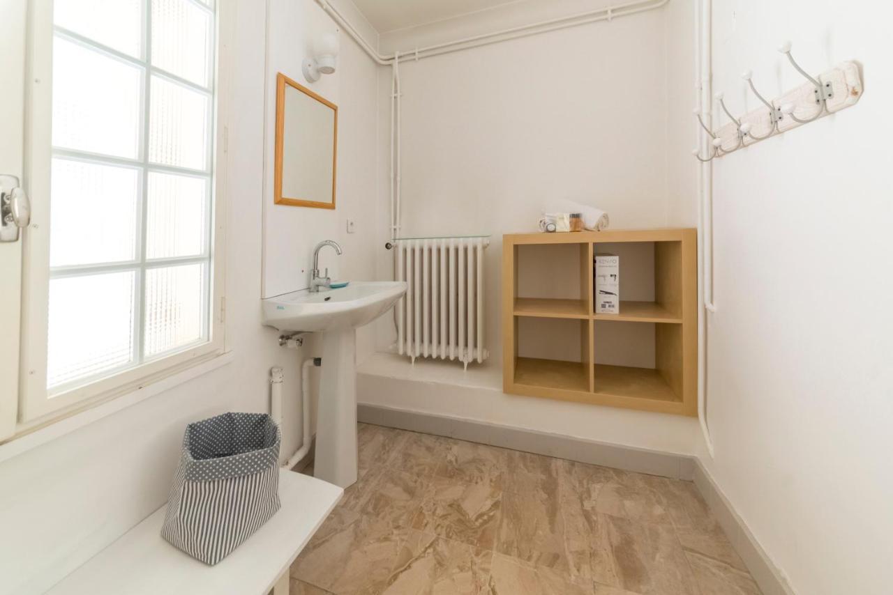 Appartement De Charme - Vue Sur Remparts - Wifi Gratuit - Parking Payant A Proximite Αβινιόν Εξωτερικό φωτογραφία