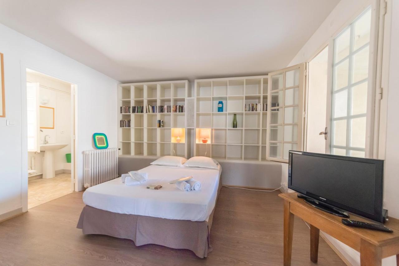 Appartement De Charme - Vue Sur Remparts - Wifi Gratuit - Parking Payant A Proximite Αβινιόν Εξωτερικό φωτογραφία
